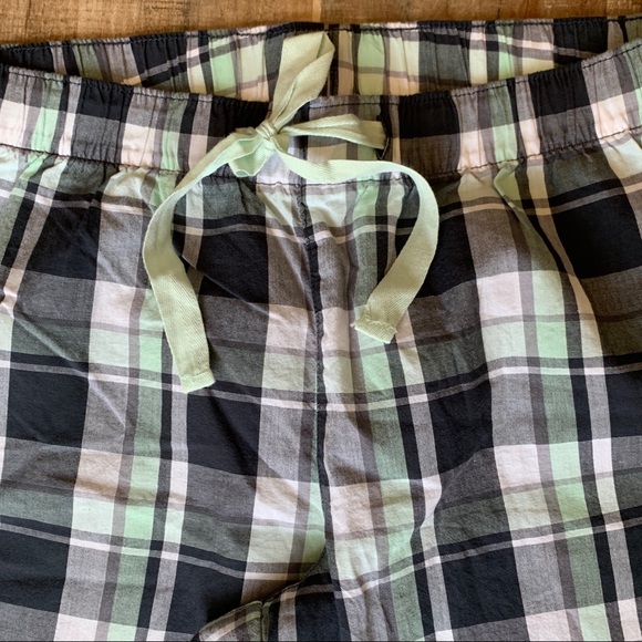 ✨ SOLD NWT Old Navy Plaid Pajama Pants Bundle - Picture 8 of 10